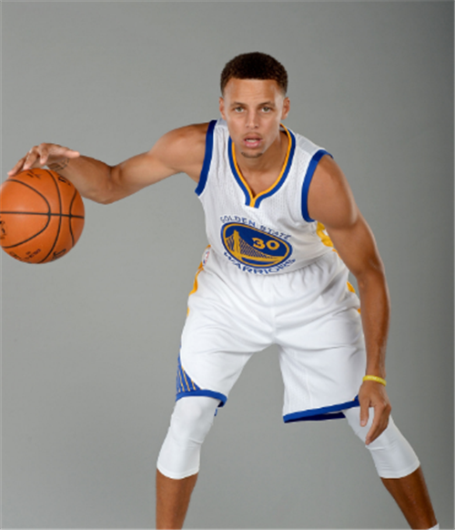 前教练：莱奥小时候的天赋只有C罗能与之相比（前教练称：莱奥年少时的天赋可与C罗比肩）