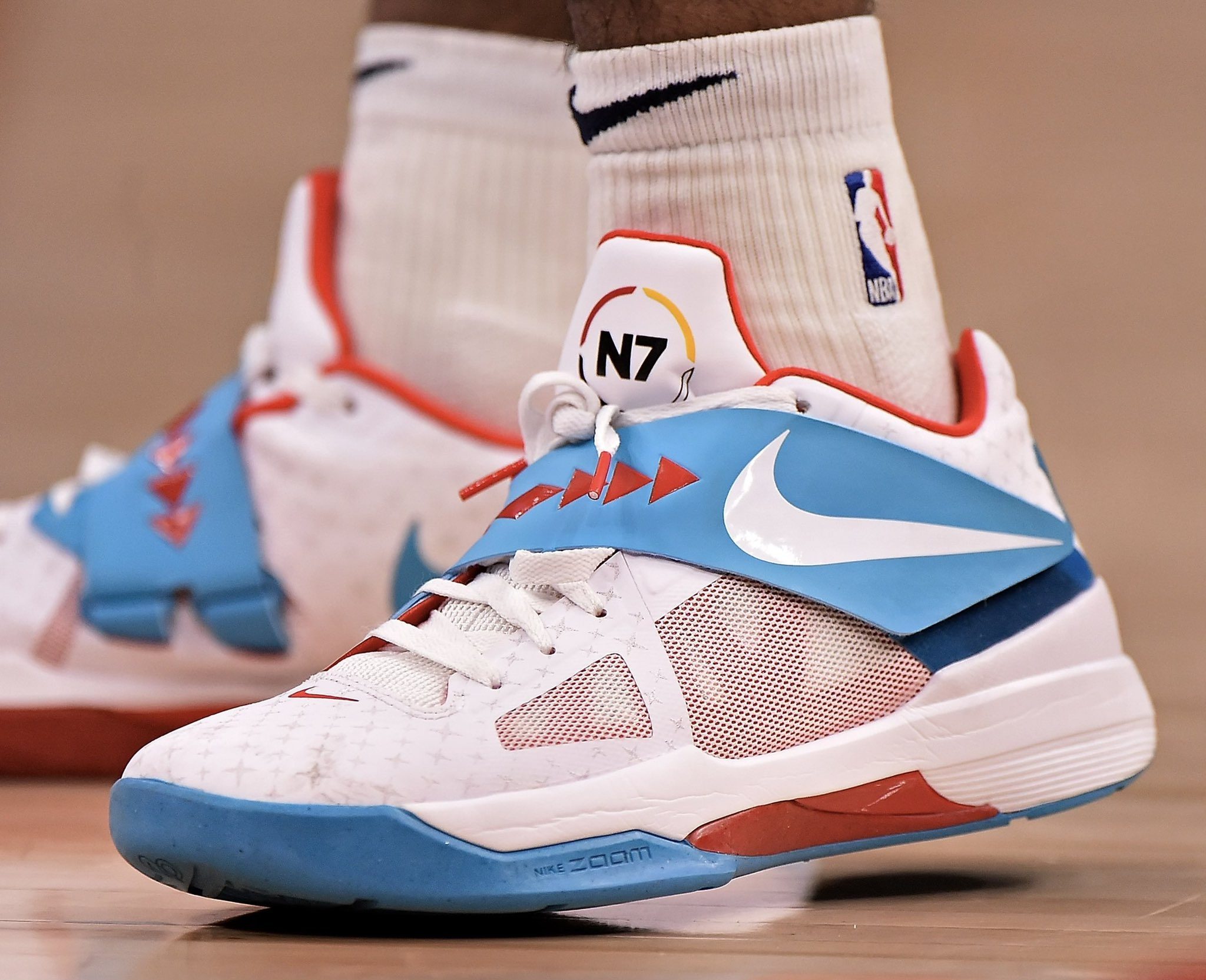 法兰克福4-3逆转科隆，伯卡特梅开二度，达胡德建功（法兰克福4-3翻盘科隆：伯卡特双响，达胡德破门）