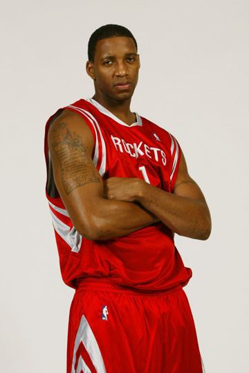 喀麦隆非洲杯大名单：姆伯莫领衔，巴索戈在列，奥纳纳无缘（喀麦隆公布非洲杯阵容：姆伯莫领军，巴索戈入选，奥纳纳落选）