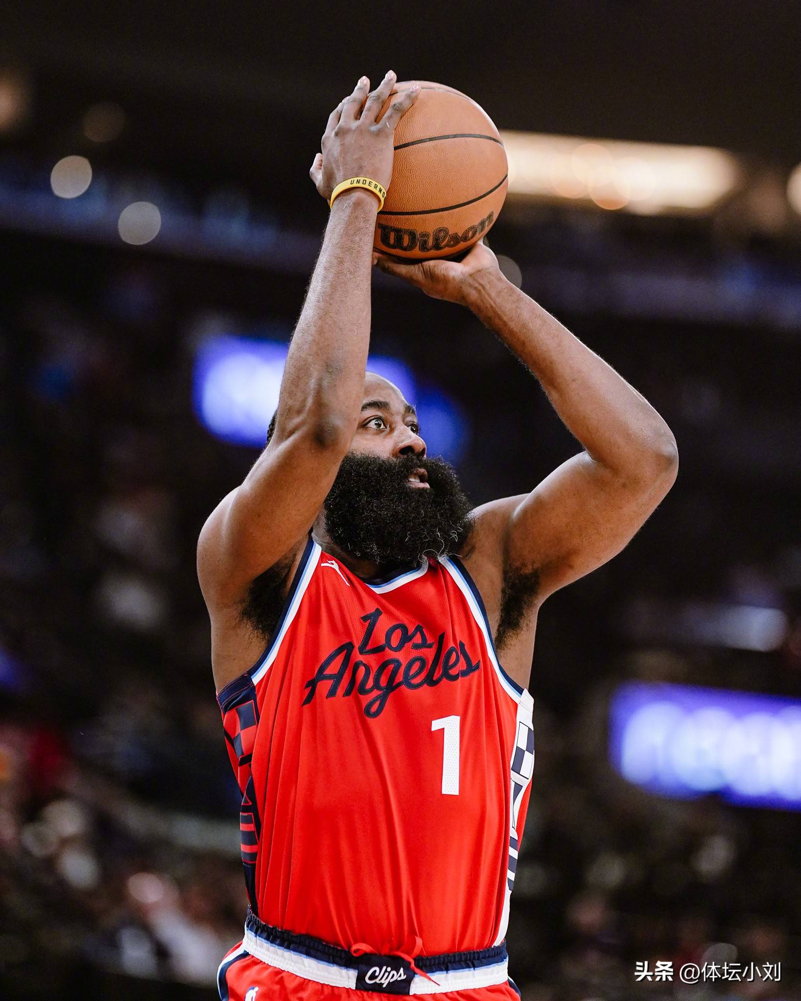 若日尼奥代表弗拉门戈赢下南美解放者杯，生涯再添重要冠军（若日尼奥随弗拉门戈问鼎解放者杯 生涯再添重磅冠军）