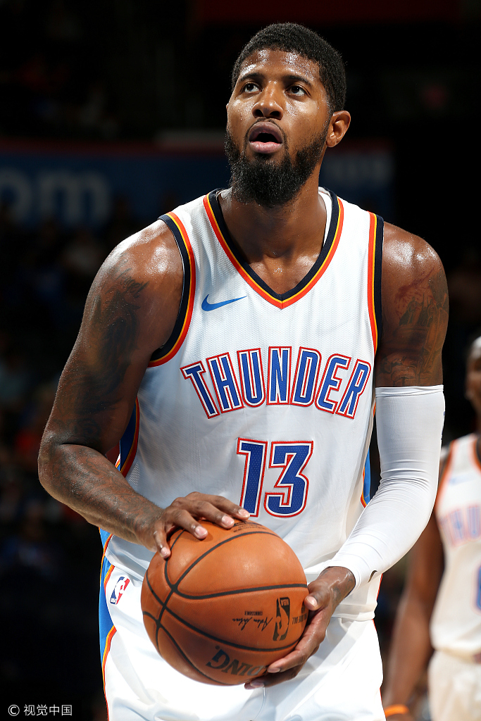 字母哥伤退，雄鹿完成18分大逆转，打赢东部第一活塞（字母哥受伤退赛，雄鹿上演18分翻盘好戏，力克东部榜首活塞）