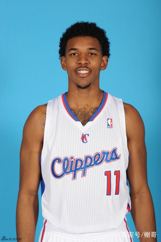 已经低头！高层调解之后阿隆索主动“示好”明星，愿意更改新战术（高层调停后阿隆索向明星递橄榄枝，愿调整新战术）