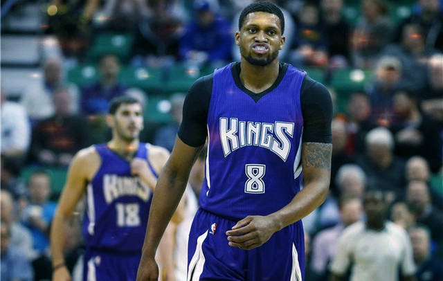 韩媒爆料：将在明年LCK杯中试点“教练语音”（韩媒称明年LCK杯将试点教练语音功能）