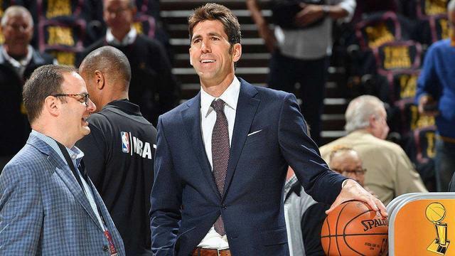 记者：中英青训交流会上对15天7赛进行了反思，会给球员带来风险（记者称中英青训交流会反思15天7赛：高密度赛程或增加球员风险）