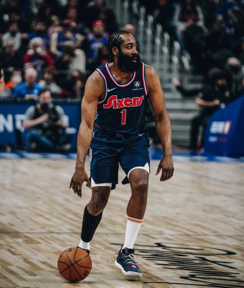 开拓者伤病报告：克林根和阿夫迪亚可以出战，罗威和默里缺席（开拓者伤情更新：克林根、阿夫迪亚确认出场；罗威、默里因伤缺阵）