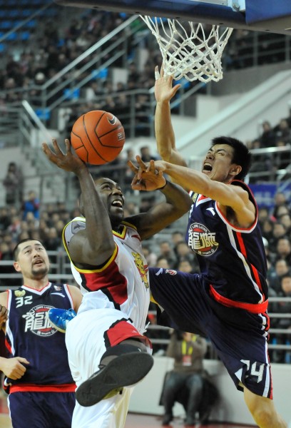 佐拉：当年有幸和马拉多纳一起练习任意球，让我能力明显提升（佐拉回忆与马拉多纳共练任意球：那段经历让我的水平大幅提升）