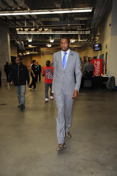 鲁媒：陈泽仕和依木兰今天抵达成都，参加U22国足的训练备战（鲁媒：陈泽仕、依木兰今日抵蓉，随U22国足展开备战训练）